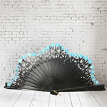 ABANICO baraja con calado,  color negro, dibujo de flor azul, madera de arce lacado, tamaño medio