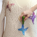 JERSEY, PULL, color crudo con aplicación de mariposas en lana enfieltrada