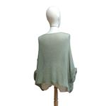 CAMISETA, PULL, calado color piedra  con  aplicación bordada de luna y estrella, escote en pico, manga larga
