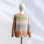 JERSEY, PULL, con hilo de fantasía multicolor con aplicacion de mariposas en lana enfientrada 