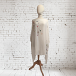 TUNICA ,blusa, vestido en gasa de seda, color blanco, con aplicación de florecillas