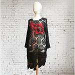 VESTIDO, PULL, calado color negro con aplicación bordada de flor en lana enfieltrada