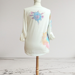 CAMISETA, PULL, color blanco  con dibujo degradado multicolor