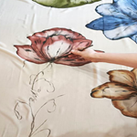 FULAR, en Seda satén, color beig, dibujo de flores multicolores