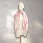 PASMINA, bufanda, color rosa palo, dibujo de flor en rosa, tacto cashmere, lana