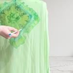 TUNICA, blusa, vestido en gasa de seda, color verde claro con sibori