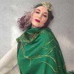 TURBANTE tipo cinta de color verde con flor arena y verde de lana fieltro