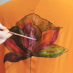 BLUSA japo, color naranja, dibujo de flores, en viscosa saten, manga japonesa