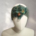 TURBANTE tipo cinta de color verde musgo con flor verde de lana fieltro