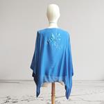 TUNICA ,blusa en gasa de seda, color azulon, dibujo de mariposas
