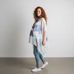 TUNICA ,blusa,vestido en gasa de seda, color blanco dibujo de flores en azul