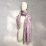 PASMINA, bufanda, color malva, dibujo de flor en blanco, tacto cashmere, lana