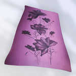 FULAR, en Seda satén, color rosa empolvado con dibujo de flores