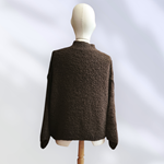 JERSEY, PULL, con hilo de fantasía color marrón con aplicación de lana enfientrada 