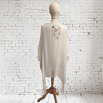 TUNICA ,blusa, vestido en gasa de seda, color blanco, con aplicación de florecillas