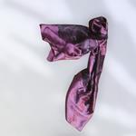 FULAR, en Seda satén, color rosa empolvado con dibujo de flores
