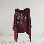 TUNICA ,blusa en gasa de seda, color granate dibujo de flores