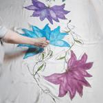 FULAR, en Seda satén, color blanco , dibujo de flores  multicolor