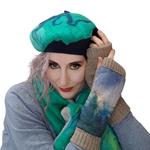 MITON, beig con patch bordado en lana merino en degrade de azul