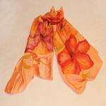 FULAR, en Seda satén, color naranja coral, dibujo flor  coral y rosa