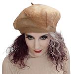 BOINA, patch beig,  con bordado de patch entonos arena en lana enfieltrada