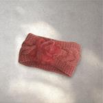 TURBANTE tipo cinta trenzada de color coral con flor coral de lana fieltro
