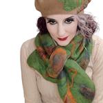 CUELLO, en tono beig y verde, en lana merino afieltrada, con interior de modal tèrmico, para evitar alergias.