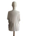 CAMISETA, PULL, color blanco con dibujo de helechos, en viscosa, lino, escote en pico, manga corta