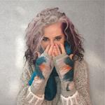 MITON, gris con patch bordado en lana merino en tono azul