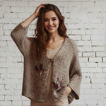 CHAQUETA, cardigan de punto, prenda oversize color tostado, con aplicacion de hojas en lana enfieltrada