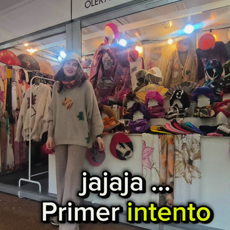 Miércoles de lluvia y risas grabando en el Paseo de Recoletos | Artesania Textil