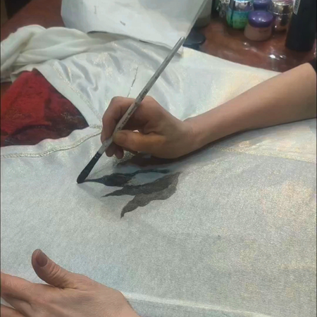 ¿Puede una camiseta blanca convertirse en una prenda especial? Claro que sí. | Artesania Textil