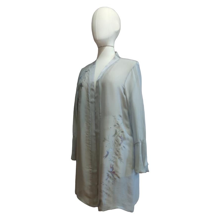 CHAQUETA KIMONO, de seda en gris, dibujo de mariposas, pintada a mano