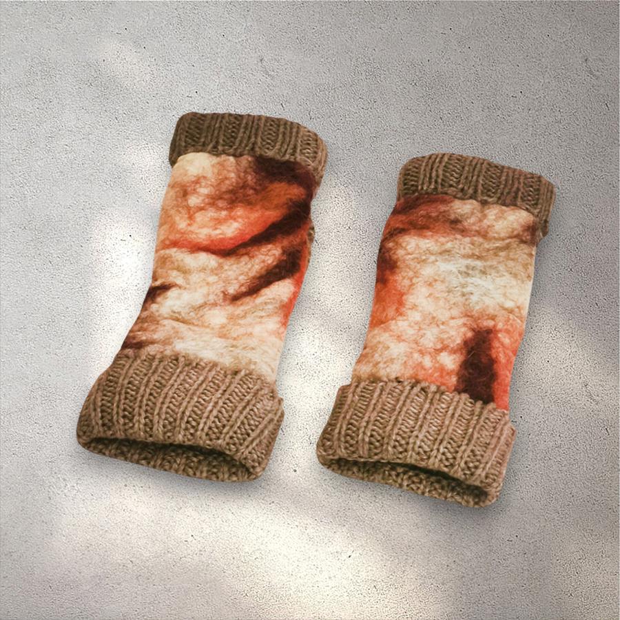 MITON, visón  con patch bordado en lana merino en tonos naturales