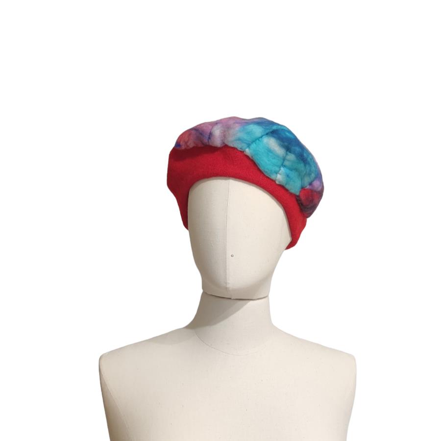 BOINA, patch, rojo, con bordado de patch en lana merina multicolor