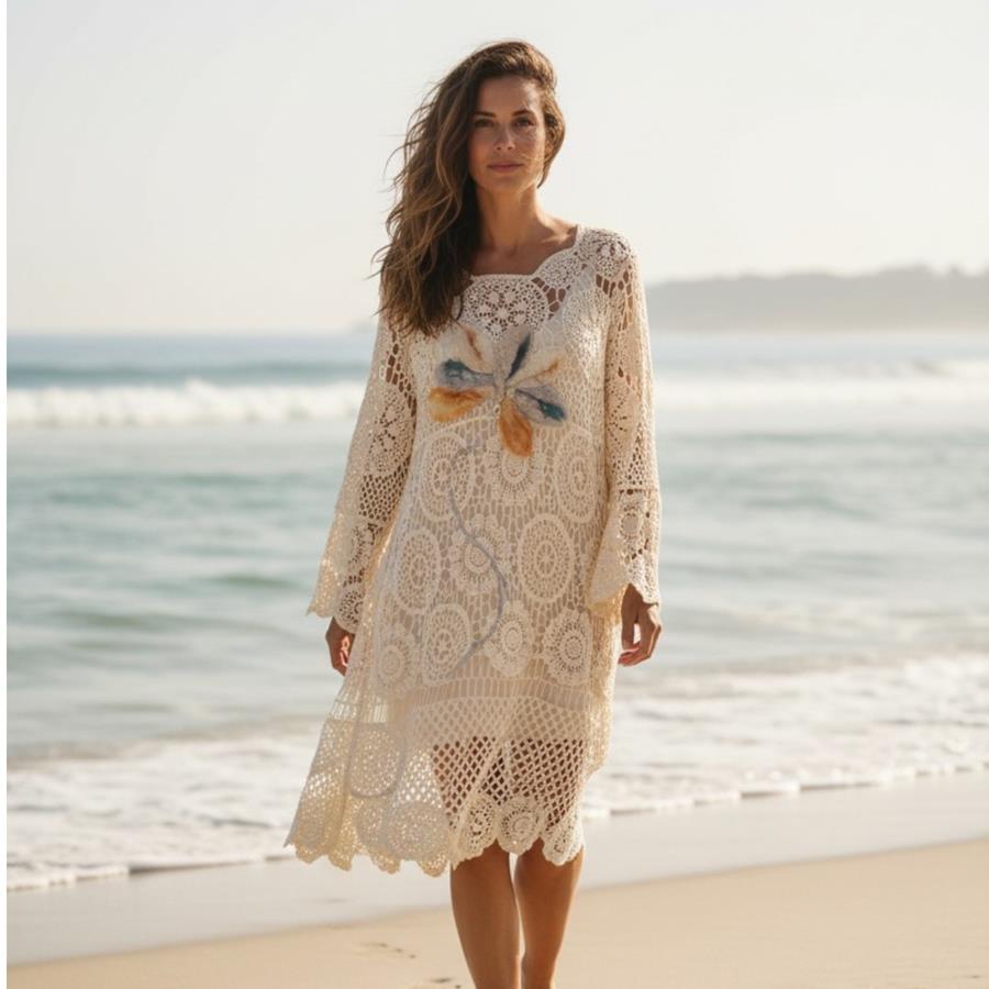VESTIDO, PULL, calado color crudo con aplicación bordada de flor en lana enfieltrada