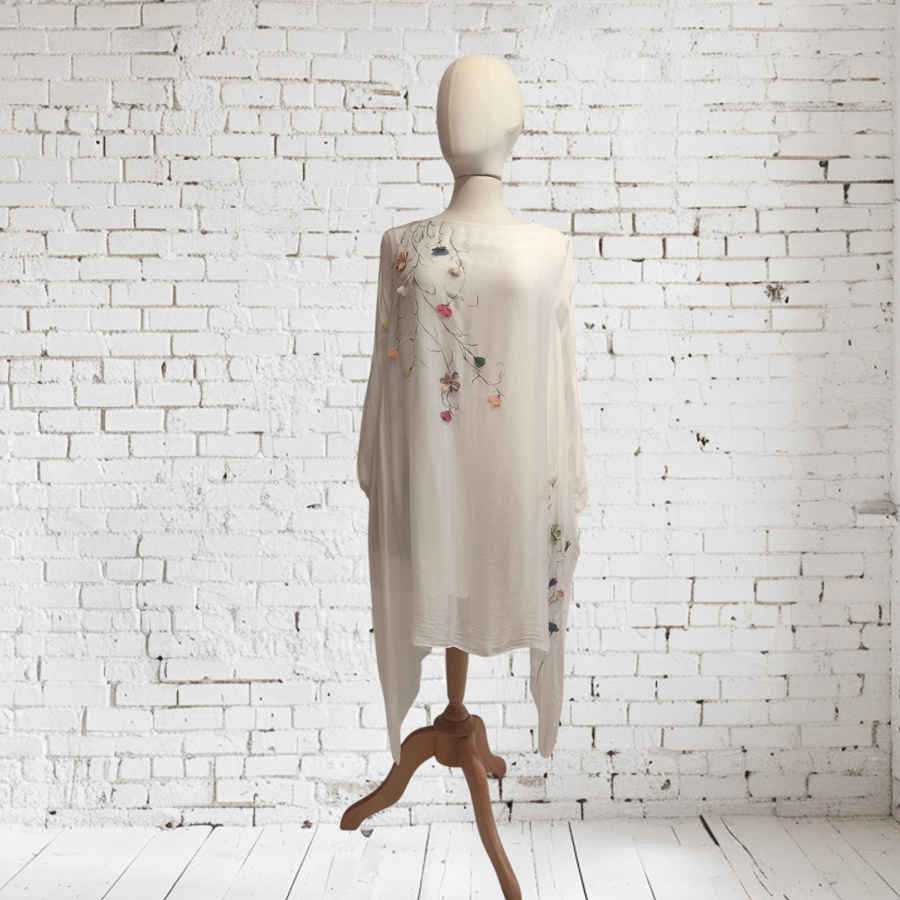 TUNICA ,blusa, vestido en gasa de seda, color blanco, con aplicación de florecillas