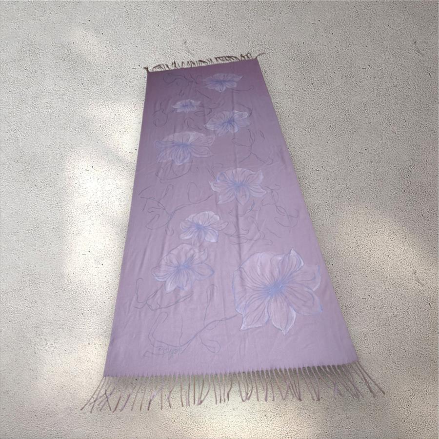 PASMINA, bufanda, color malva, dibujo de flor en blanco, tacto cashmere, lana