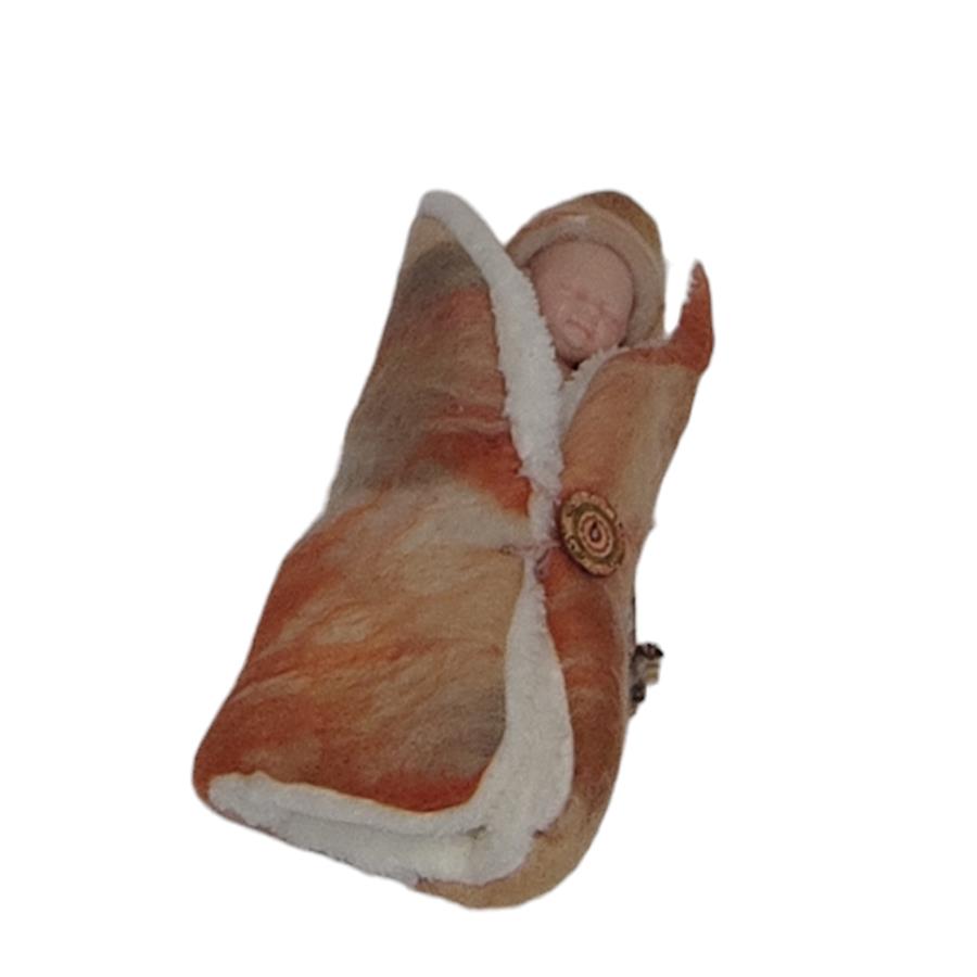 BEBE REBORM, mini muñeca reborm niña de silicona. Con arrullo beig y naranja