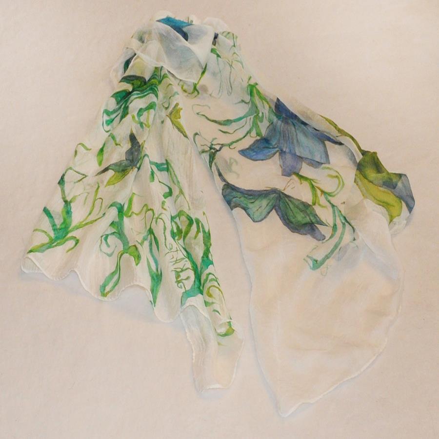 FULAR, en GASA DE SEDA, color blanco, dibujo de mariposas azules