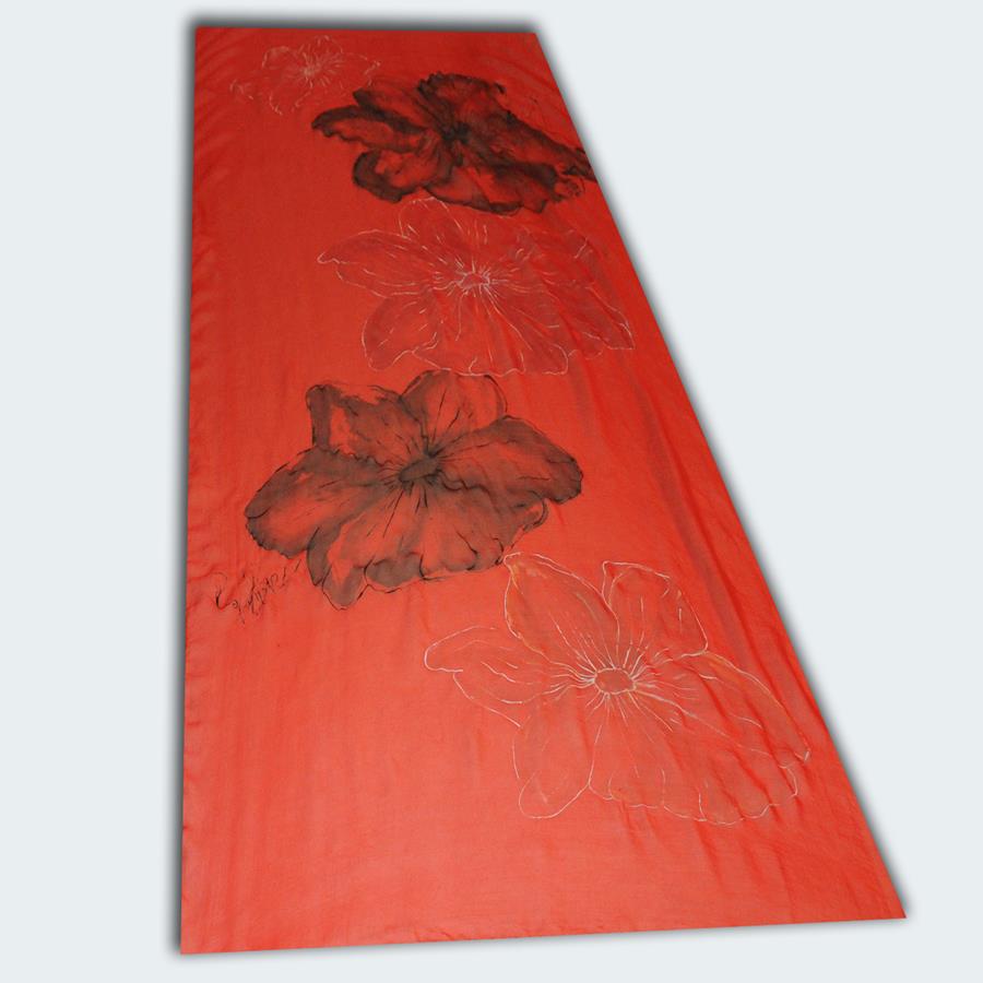 FULAR, en GASA DE SEDA, color rojo, dibujo de flor negro