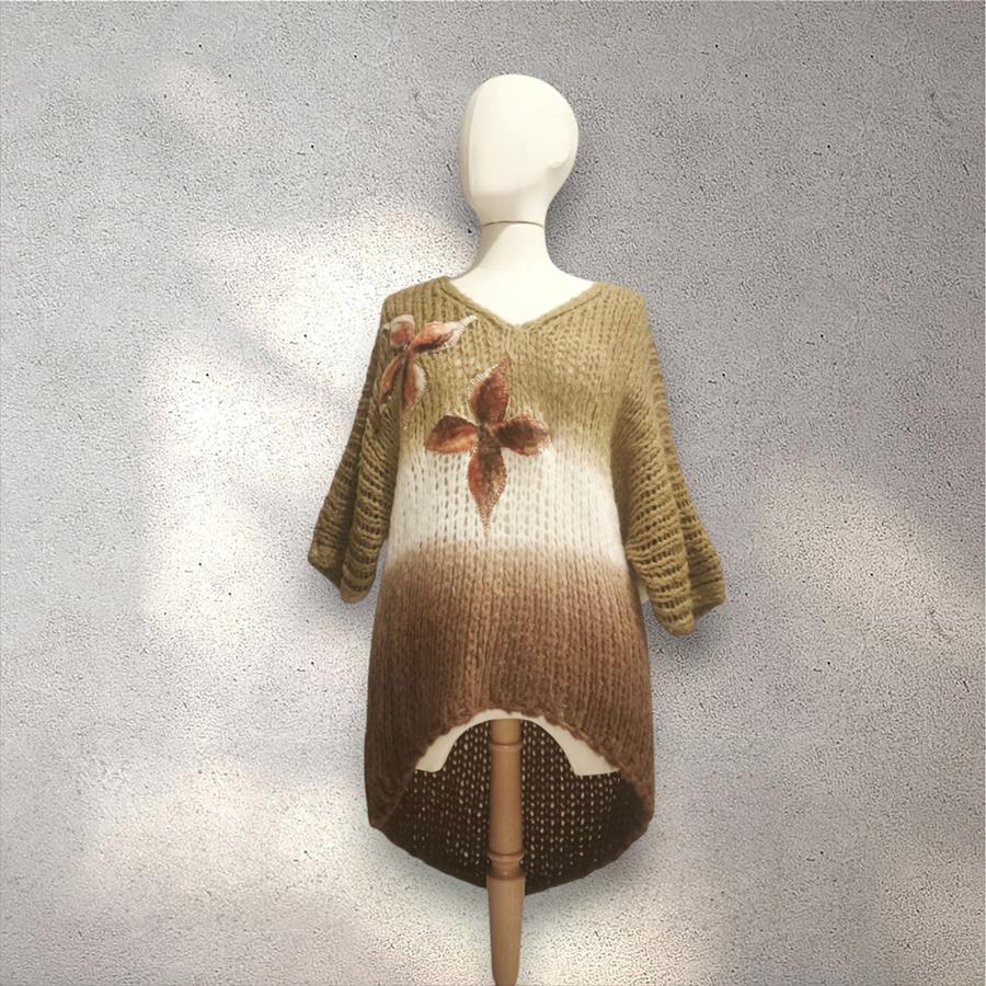 JERSEY, PULL, Maxi pull oversize de punto abierto en degrade beig con aplicación de mariposas de lana enfieltradas