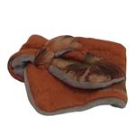 CUELLO,asimétrico en tono naranja quemado diseño de flor marrón, en lana merino afieltrada, con interior de modal tèrmico, para evitar alergias.