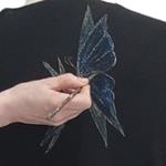 CHAQUETA , cardigan de punto, prenda oversize color negro, dibujo de mariposas multicolores, pintada a mano