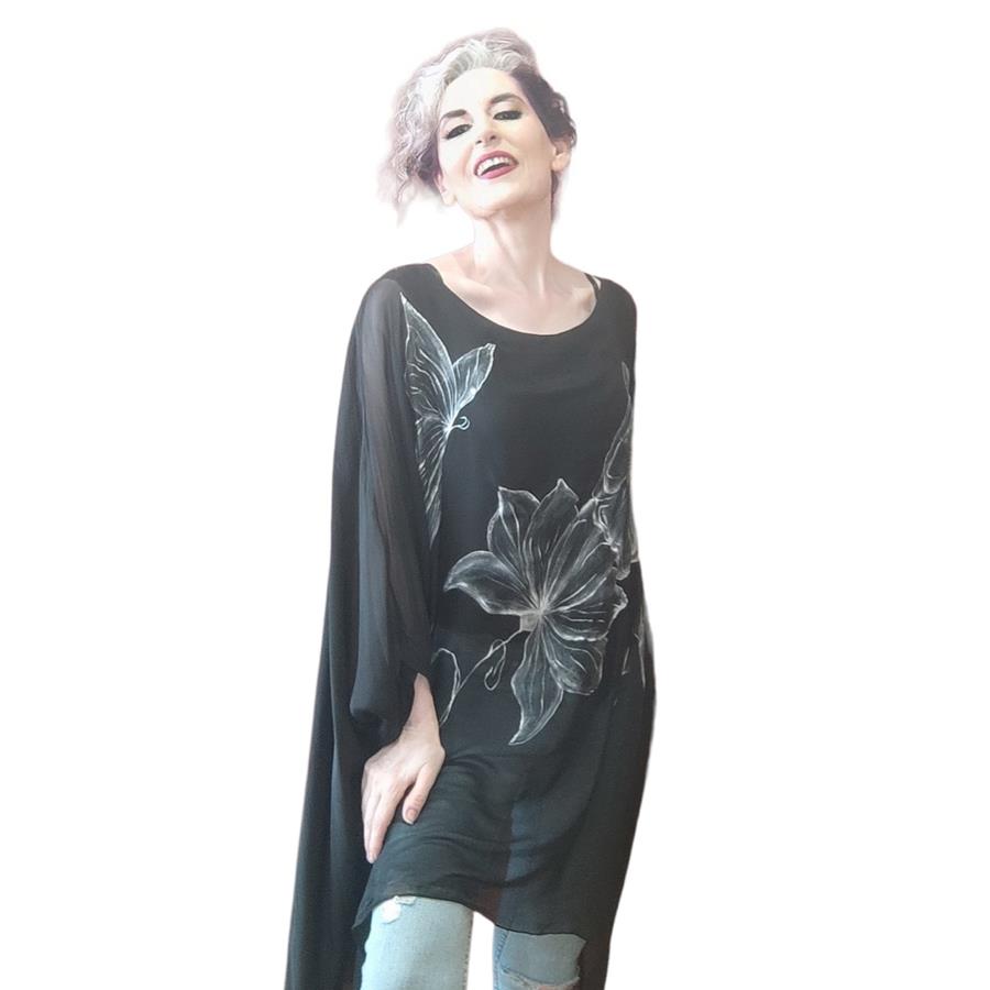 TUNICA, blusa, vestido en gasa de seda, color negro dibujo de flores y mariposas