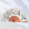 ABANICO  en seda y madera de peral, dibujo de mariposas de varios colores. Talla clásico | 2470 | Artesania Textil