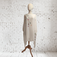 TUNICA ,blusa, vestido en gasa de seda, color blanco, con aplicación de florecillas | 2388 | Artesania Textil