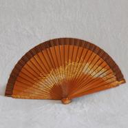 ABANICO clásico, color madera avellana, dibujo de espirales doradas, madera de arce lacado, tamaño medio | 1974 | Artesania Textil