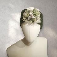 TURBANTE tipo cinta de color verde con flor arena y verde de lana fieltro | 2303 | Artesania Textil