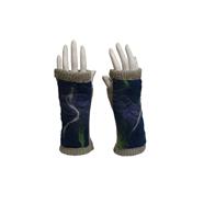 MITON, gris perla con patch bordado en lana merino en degrade de azul | 2122 | Artesania Textil